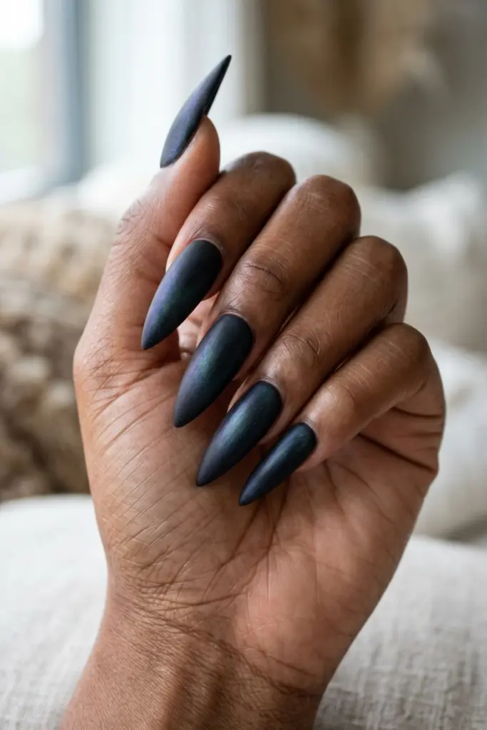 Elegant- Pointed -Claws